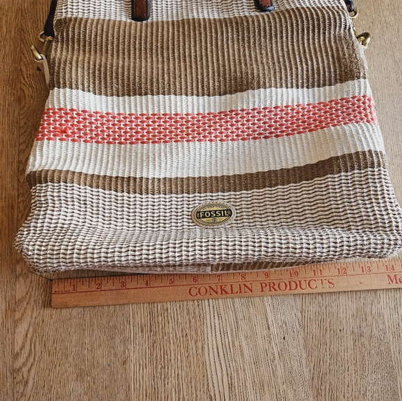 Large Fossil Foldover Purse-Basket Weave- Neutral Colors- Handbag, Crossbody - Picture 9 of 12